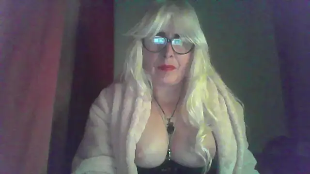 Snapshot of Rousmk1 chatting on October 4, 11:03 pm Rousmk1 online show from October 4, 11:03 pm