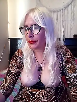 Snapshot of Rousmk1 chatting on October 11, 6:39 pm Rousmk1 online show from October 11, 6:39 pm