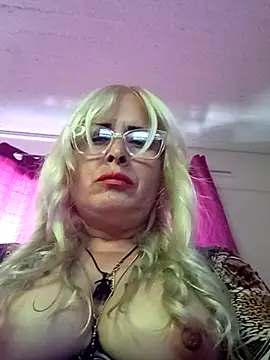 Snapshot of Rousmk1 chatting on December 2, 1:28 pm Rousmk1 online show from December 2, 1:28 pm