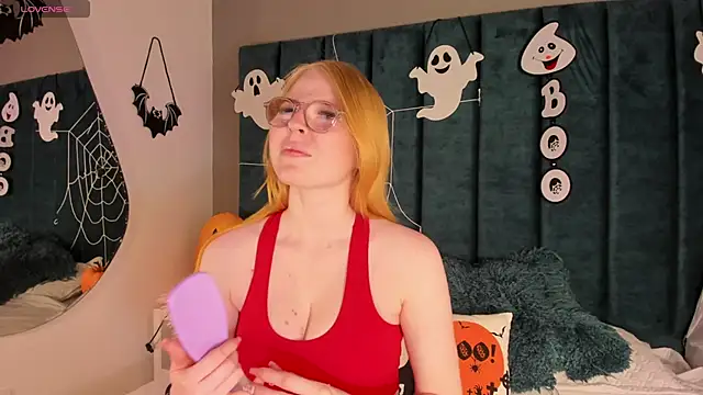 Snapshot of Alexa_Handler chatting on October 28, 7:49 pm Alexa Handler online show from October 28, 7:49 pm