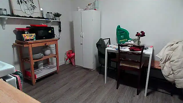 Kittyymaze1 online show from December 21, 12:34 pm