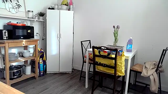 Snapshot of Kittyymaze1 chatting on March 5, 1:07 pm Kittyymaze1 online show from March 5, 1:07 pm