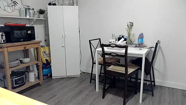 Snapshot of Kittyymaze1 chatting on March 9, 11:47 am Kittyymaze1 online show from March 9, 11:47 am