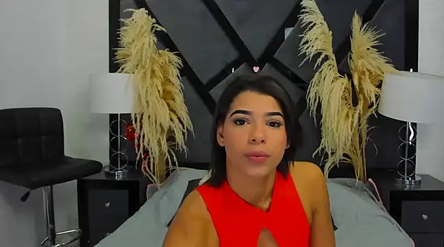 Snapshot of TiaraRosse chatting on January 27, 5:03 am TiaraRosse online show from January 27, 5:03 am