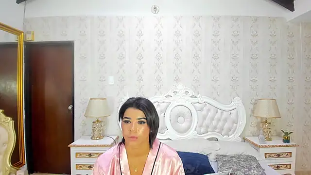 Snapshot of TiaraRosse chatting on February 13, 12:21 pm TiaraRosse online show from February 13, 12:21 pm