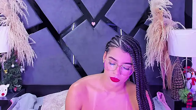 TiaraRosse online show from December 18, 5:24 am