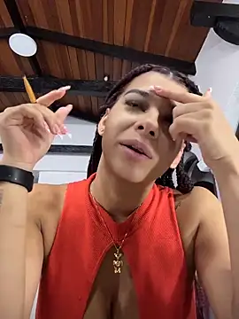 Snapshot of TiaraRosse chatting on June 10, 12:15 pm TiaraRosse online show from June 10, 12:15 pm
