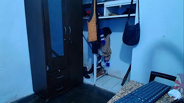 Oh Tique online show from January 7, 1:02 pm