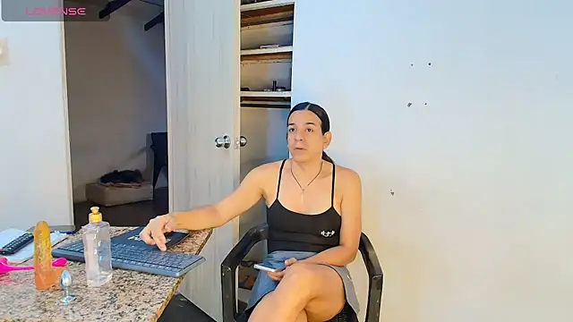 Oh Tique online show from July 14, 2:01 pm