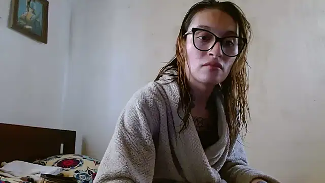 kittenlizz online show from February 28, 5:04 pm