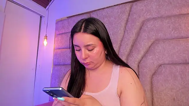 EmaJames25 online show from May 23, 6:34 pm