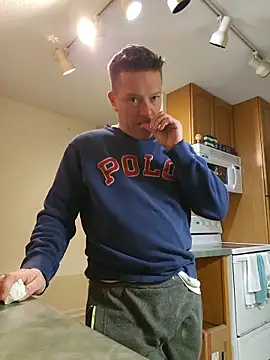 Bigtater1999 online show from May 2, 12:04 am