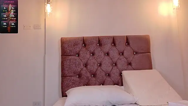 aashley jones online show from November 10, 8:19 pm