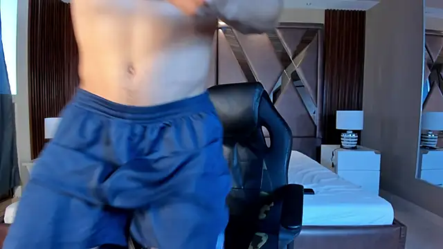 Snapshot of Aaron_Scoot chatting on December 5, 9:06 pm Aaron Scoot online show from December 5, 9:06 pm