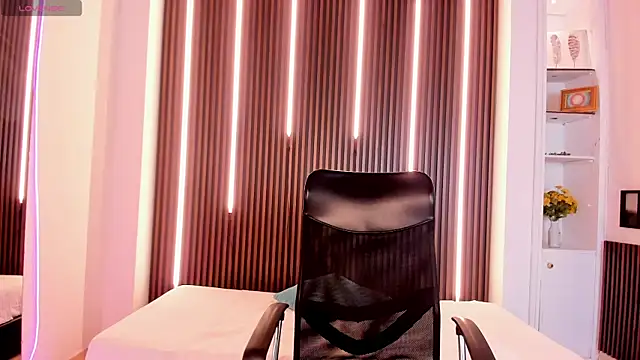 Aaron Scoot online show from January 10, 7:37 pm