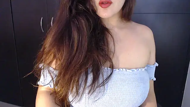 AdharaLujan online show from September 25, 5:05 pm