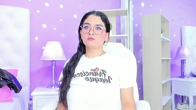 scarlette 15  online show from November 26, 3:18 am