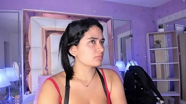 Snapshot of scarlette_15_ chatting on August 4, 3:10 am scarlette 15 online show from August 4, 3:10 am