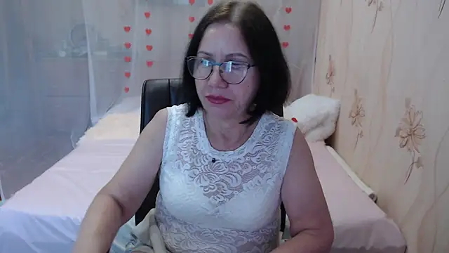 Snapshot of OlgaHottie chatting on October 3, 11:35 pm OlgaHottie online show from October 3, 11:35 pm
