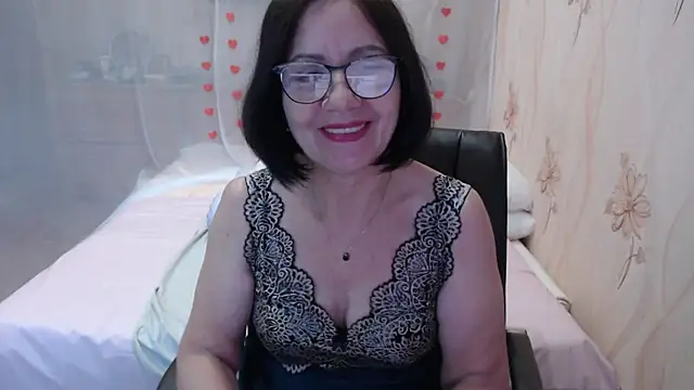 Snapshot of OlgaHottie chatting on October 5, 11:13 pm OlgaHottie online show from October 5, 11:13 pm