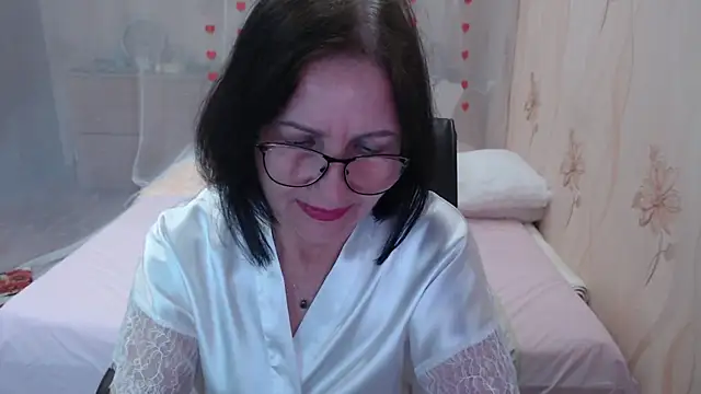 Snapshot of OlgaHottie chatting on October 10, 11:15 pm OlgaHottie online show from October 10, 11:15 pm