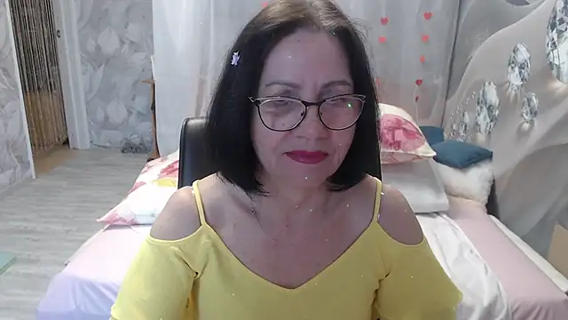 OlgaHottie online show from April 12, 11:43 pm
