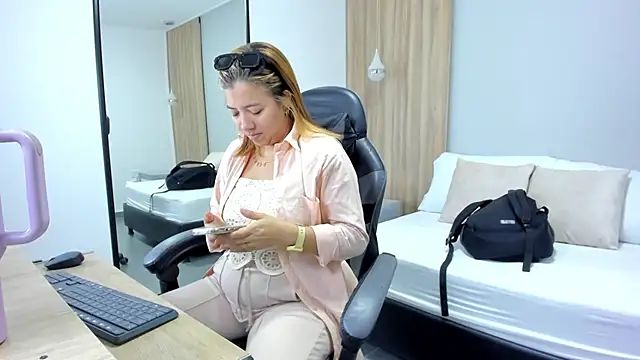 alma fenix online show from January 14, 12:11 pm