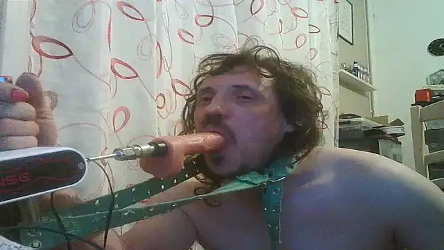 cyril020202 online show from March 11, 2:39 am