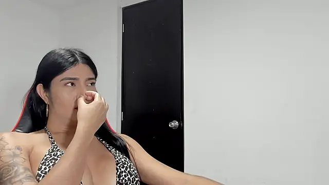 Snapshot of ZachaTompson chatting on March 17, 9:02 pm ZachaTompson online show from March 17, 9:02 pm