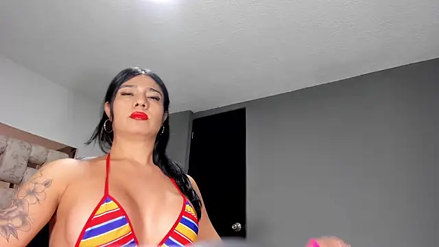 Snapshot of ZachaTompson chatting on October 17, 7:27 pm ZachaTompson online show from October 17, 7:27 pm