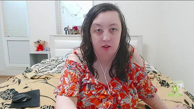 Snapshot of cute_and_hot chatting on January 7, 9:40 am cute and hot online show from January 7, 9:40 am