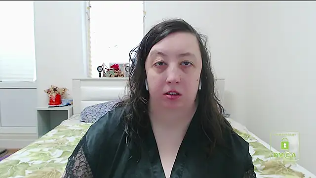 Snapshot of cute_and_hot chatting on January 21, 9:35 am cute and hot online show from January 21, 9:35 am