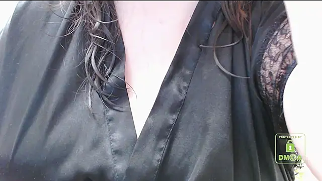 Snapshot of cute_and_hot chatting on January 23, 9:18 am cute and hot online show from January 23, 9:18 am