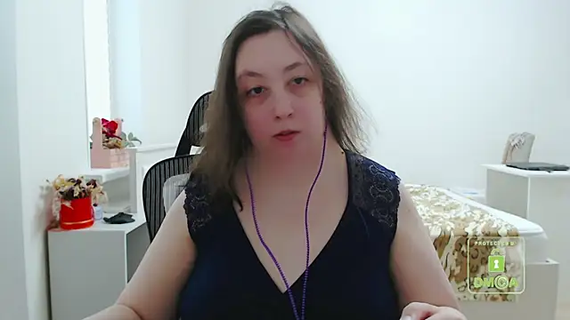 Snapshot of cute_and_hot chatting on February 13, 12:00 pm cute and hot online show from February 13, 12:00 pm