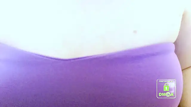 Snapshot of cute_and_hot chatting on March 2, 9:42 am cute and hot online show from March 2, 9:42 am