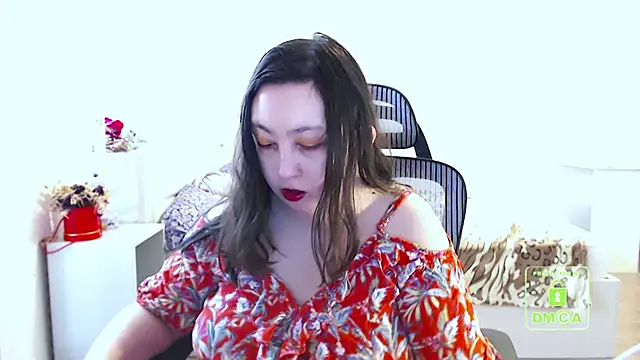 Snapshot of cute_and_hot chatting on March 5, 9:38 am cute and hot online show from March 5, 9:38 am