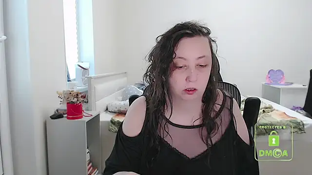 Snapshot of cute_and_hot chatting on September 25, 10:08 am cute and hot online show from September 25, 10:08 am