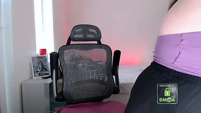 cute and hot online show from April 29, 3:27 pm