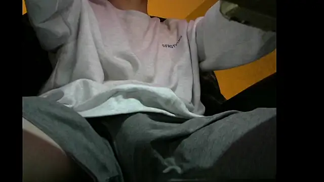 Snapshot of Ray175oo chatting on February 3, 4:20 pm Ray175oo online show from February 3, 4:20 pm