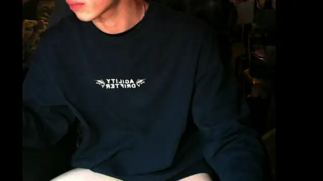 Snapshot of Ray175oo chatting on March 8, 4:39 pm Ray175oo online show from March 8, 4:39 pm