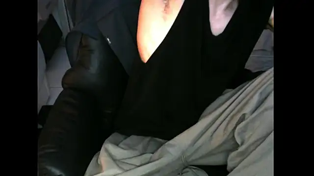 Snapshot of Ray175oo chatting on November 25, 6:19 pm Ray175oo online show from November 25, 6:19 pm