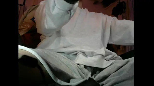 Snapshot of Ray175oo chatting on December 5, 6:26 pm Ray175oo online show from December 5, 6:26 pm