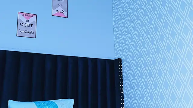 hotlatinateacher online show from March 12, 7:31 pm