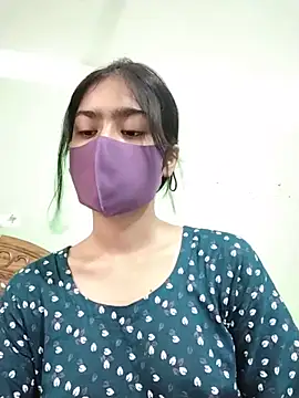 Snapshot of Arisha- chatting on May 18, 8:42 am Arisha- online show from May 18, 8:42 am