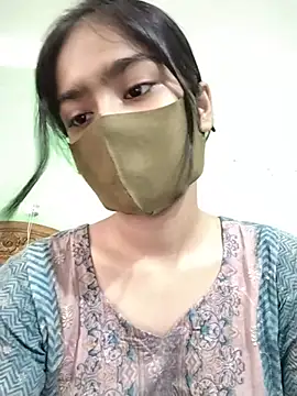Snapshot of Arisha- chatting on May 22, 5:25 am Arisha- online show from May 22, 5:25 am