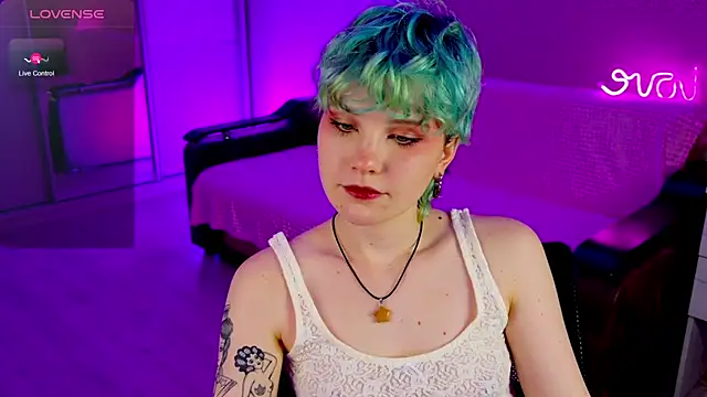 Snapshot of School_Love chatting on December 29, 4:19 pm School Love online show from December 29, 4:19 pm