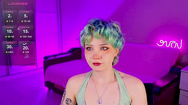 Snapshot of School_Love chatting on January 10, 1:09 pm School Love online show from January 10, 1:09 pm