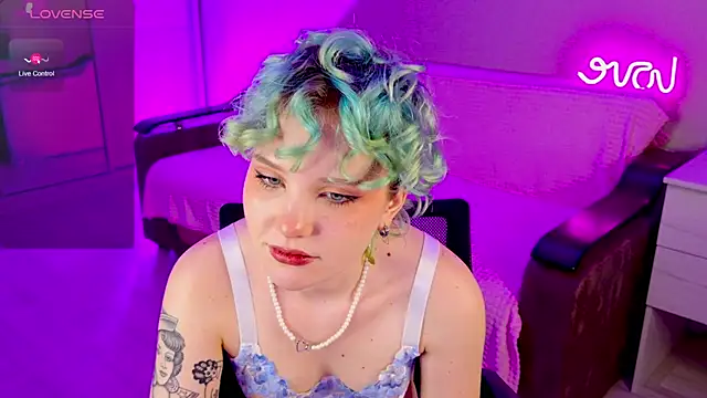 Snapshot of School_Love chatting on January 16, 4:18 pm School Love online show from January 16, 4:18 pm