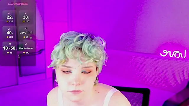 Snapshot of School_Love chatting on January 31, 1:02 pm School Love online show from January 31, 1:02 pm