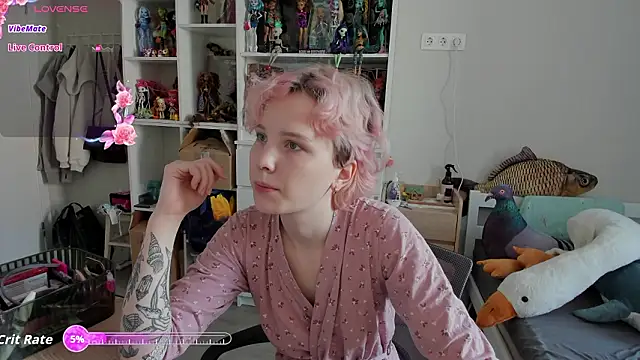 School Love online show from February 19, 7:04 am